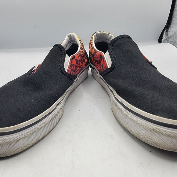 VANS Slip-On Classic Womens 7.5 Black Red Logo Flame Fire Canvas Shoes - Picture 3 of 13